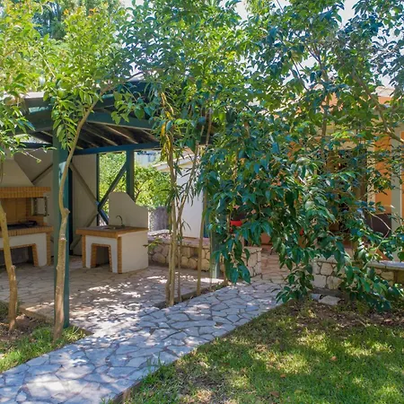 Anthias Garden Apartment Frinion Exterior photo