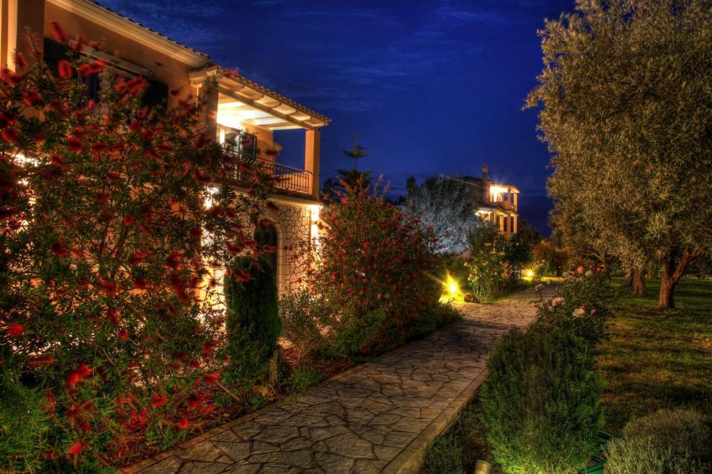 Anthias Garden Apartment Frínion