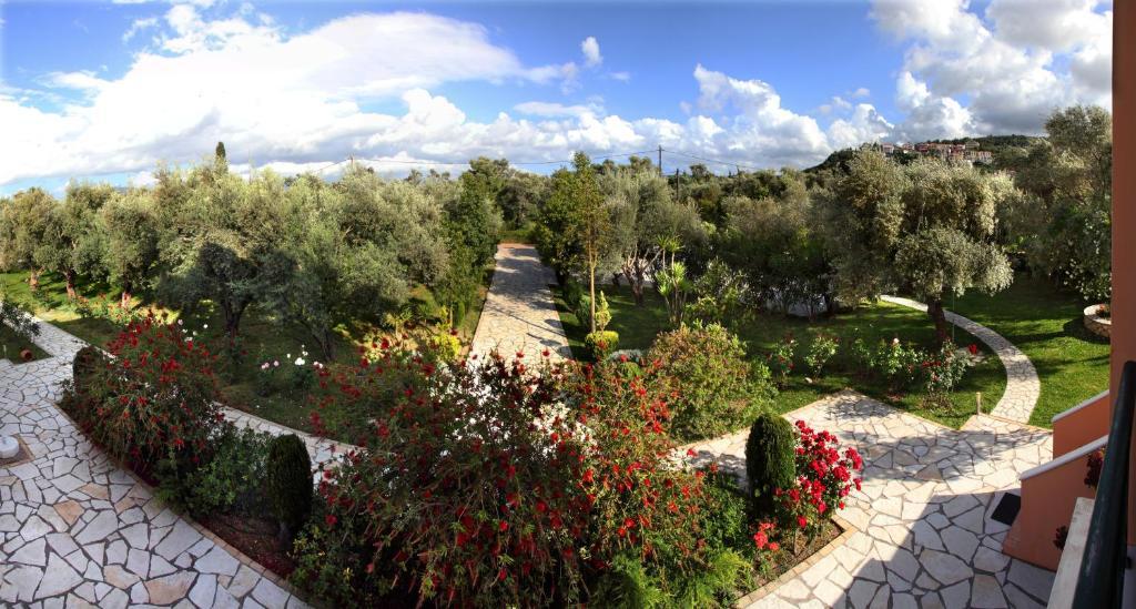 Anthias Garden * Frínion